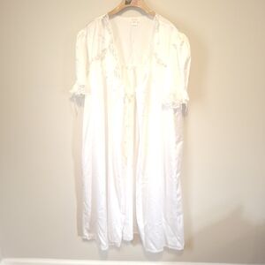 Barbizon White Lace-Trim Women's Nightgown And Robe